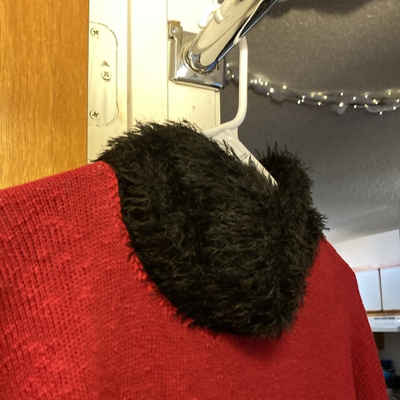 Furry Collar Bright Red Sweater Structured Chaos size large - Picture 4 of 8